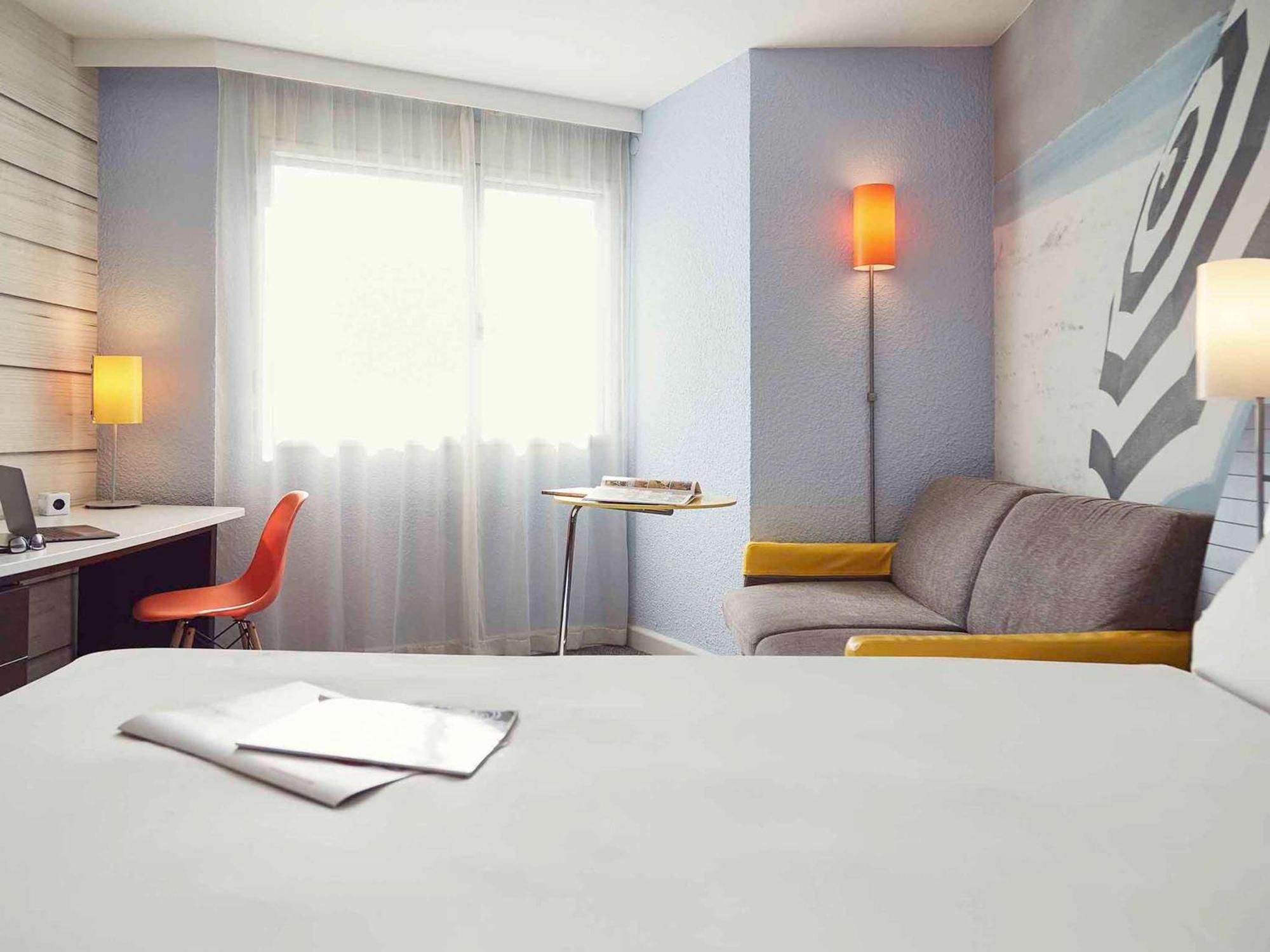 Ibis Styles Toulon La Seyne Sur Mer Exterior photo