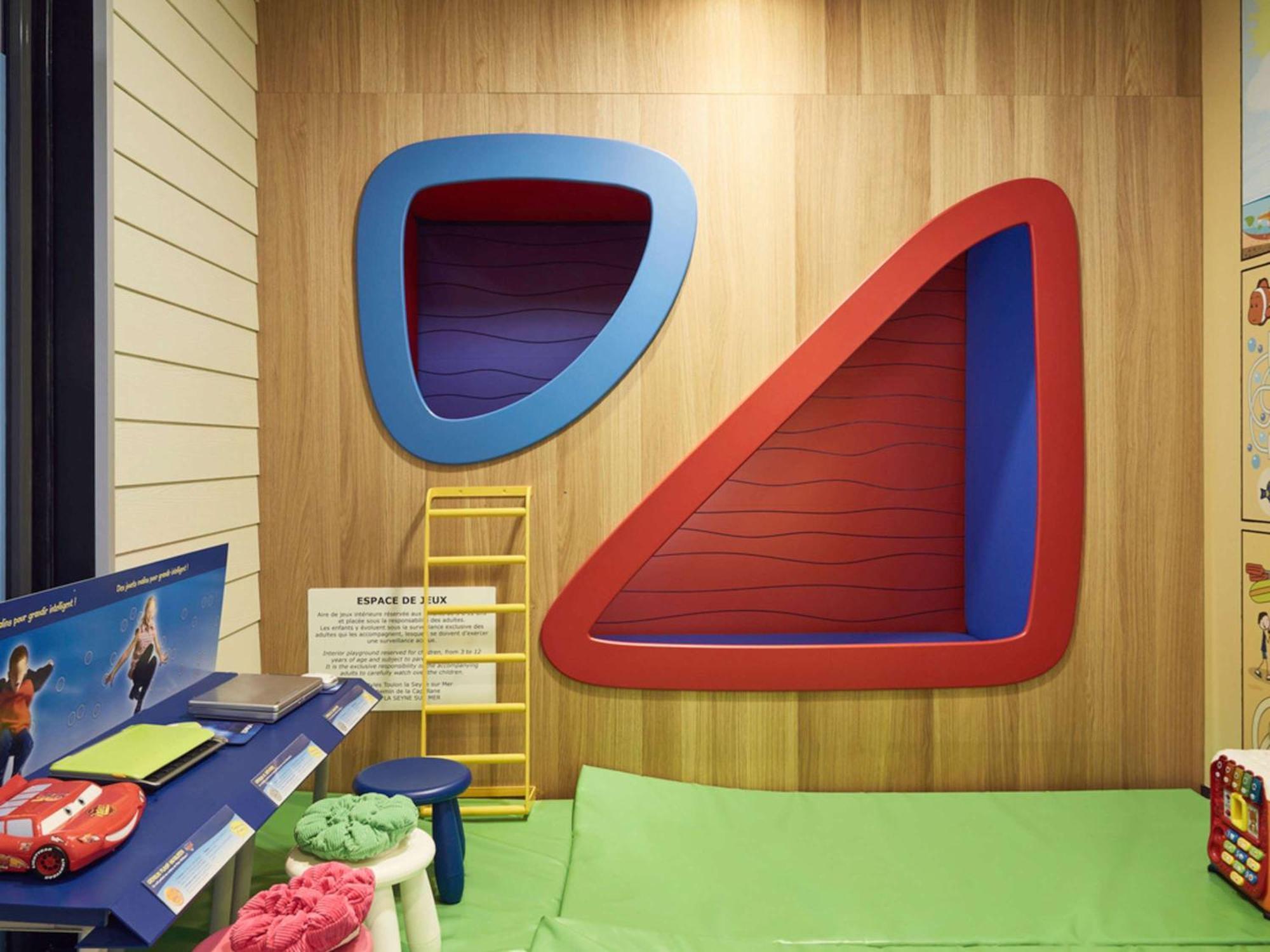 Ibis Styles Toulon La Seyne Sur Mer Exterior photo